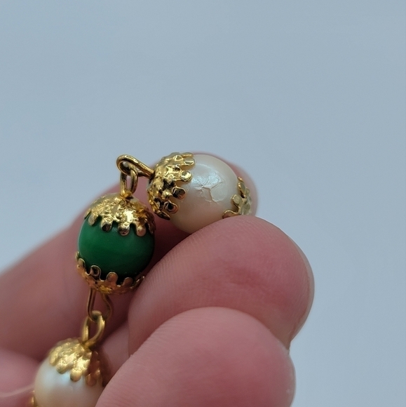 Vintage Necklace Goldtone Faux Pearl & Green Necklace #751 - Picture 8 of 12